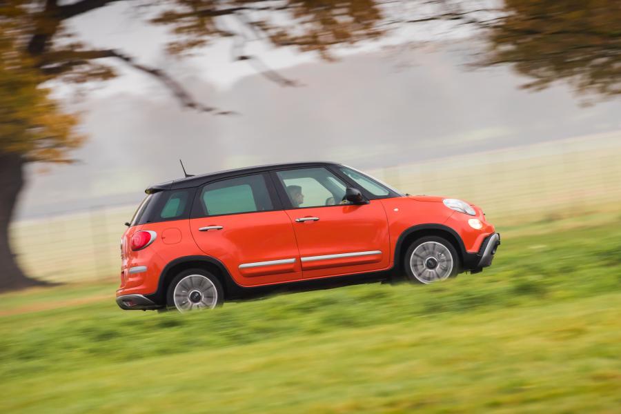  Fiat 500L Cross (330) 2017 года  (UK) (фото 33 из 89)